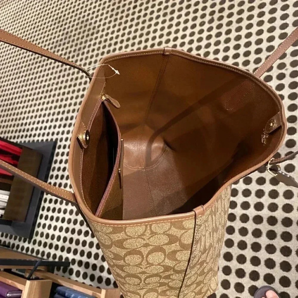 CITY TOTE IN SIGNATURE CANVAS (COACH 5696) - Picture 6 of 9